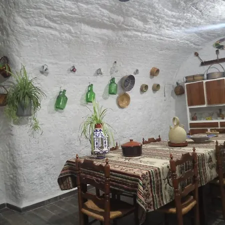 Cueva De La Abuela Los Carriones